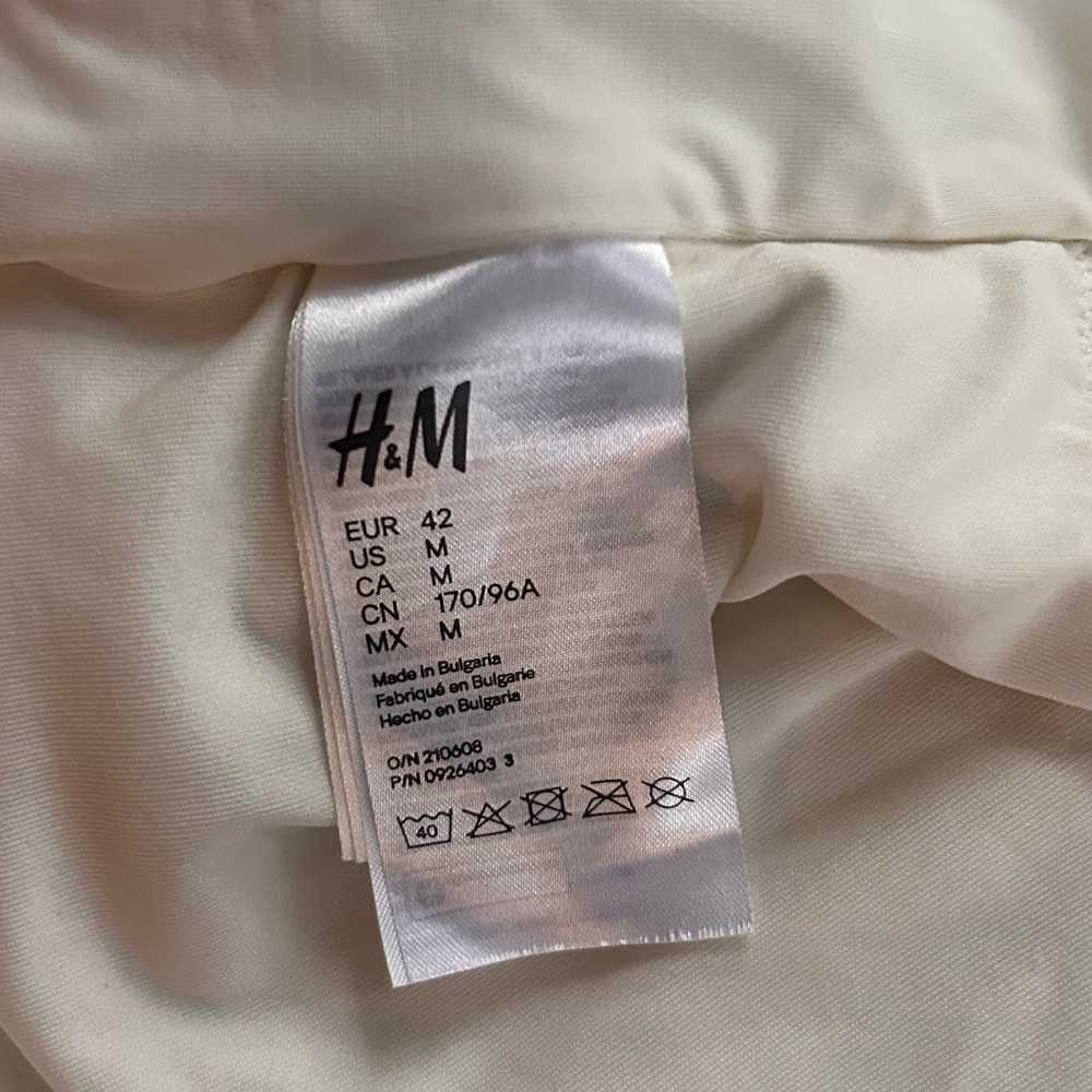 H&M Ribbed Plunge V Neck Tie Waist One Piece Swimsuit Cream Ivory Classic | Sz M - Picture 4 of 6